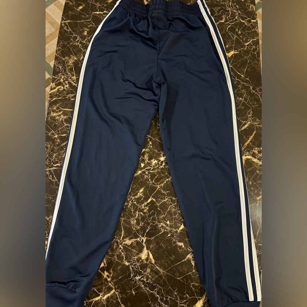 Adidas sweatpants excellent condition boys medium 10/12